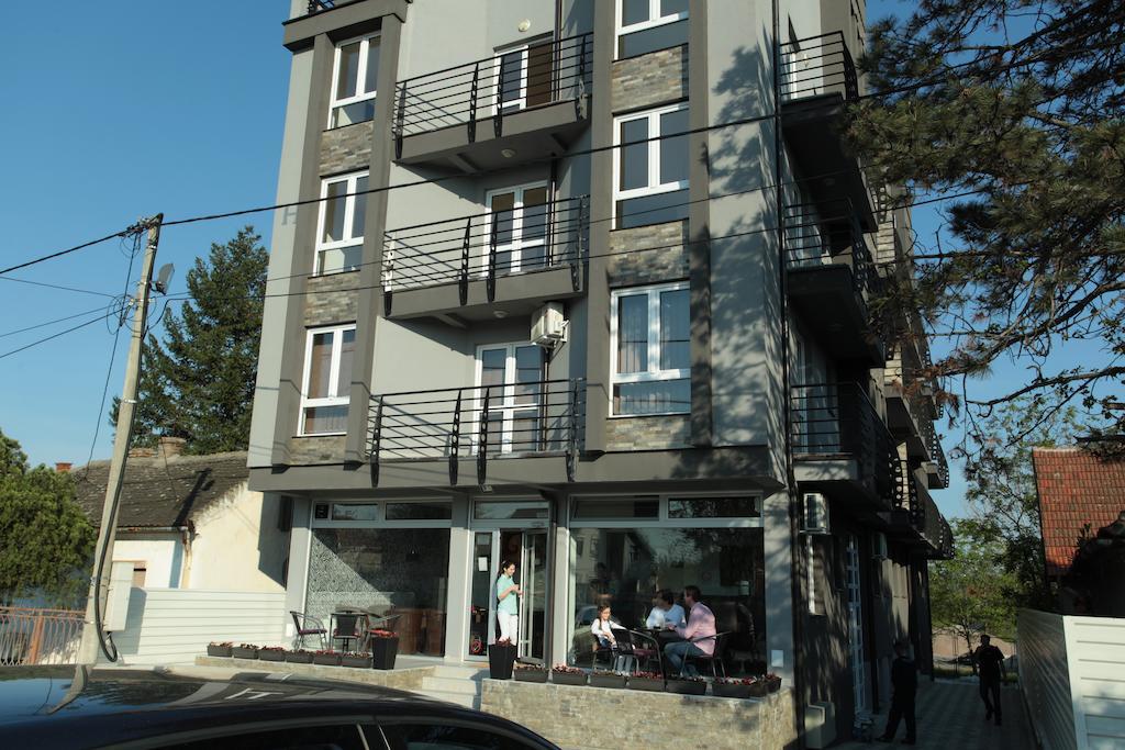Hostel Royal Obrenovac (Belgrade) Exterior photo