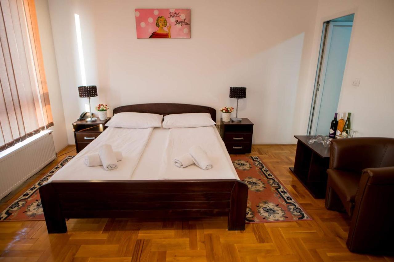 Hostel Royal Obrenovac (Belgrade) Exterior photo